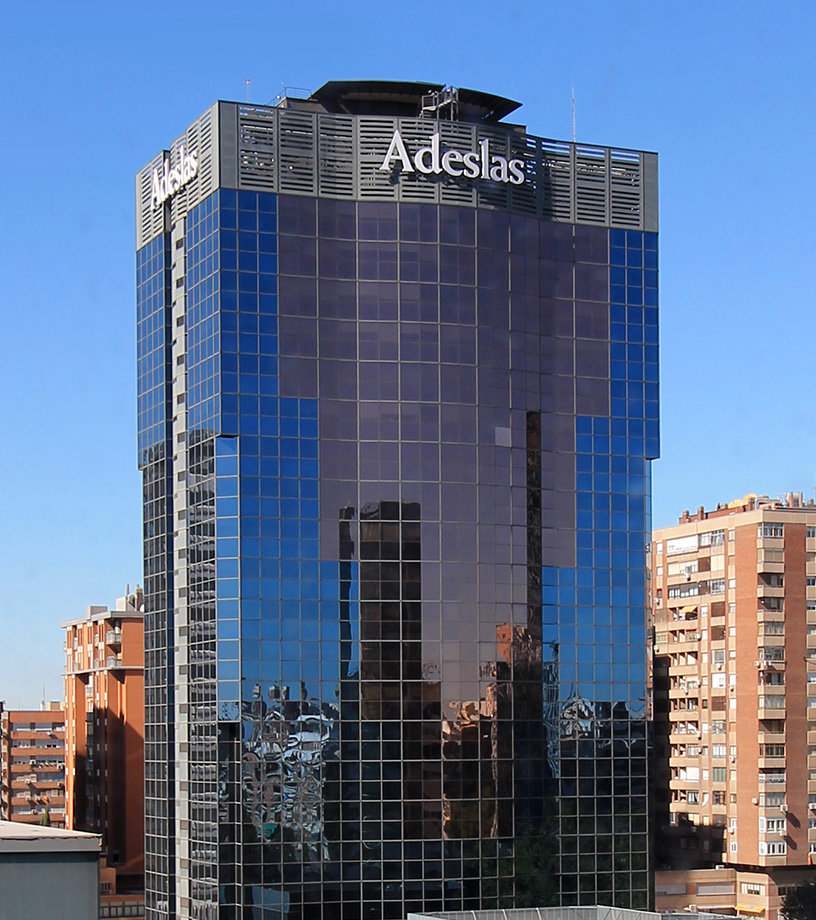 Adeslas portada